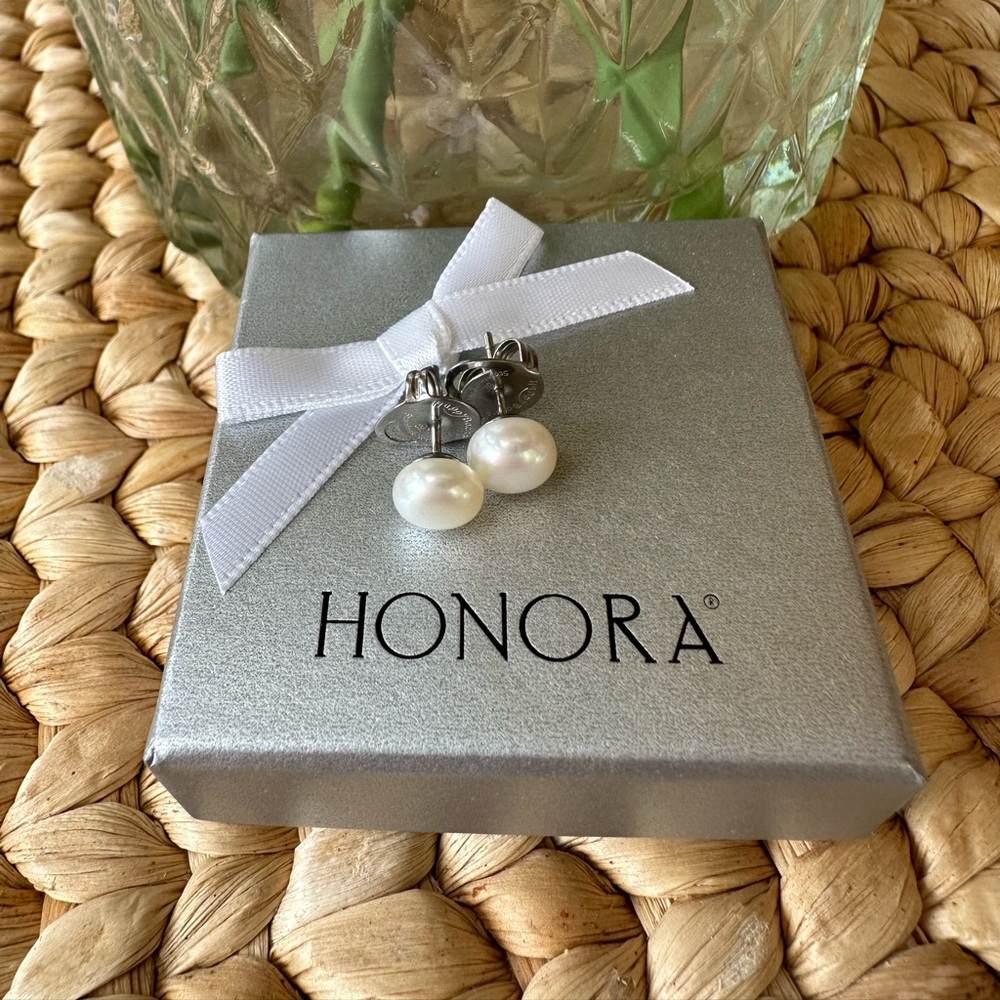 💕 Honora 💕 7 mm Cultured Freshwater Button Shaped Stud Earrings - Picture 6 of 6